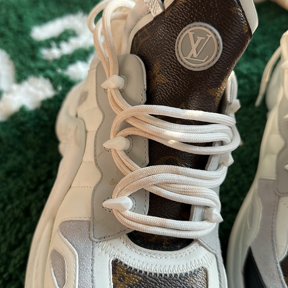 LOUIS VUITTON ARCHLIGHT SNEAKERS 39.5 - Picture 4 of 6